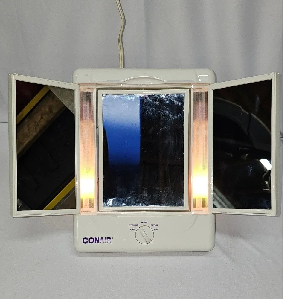 Conair TM7LX Tri-Panel Lighted Makeup Mirror White Tabletop Vanity 4 Settings